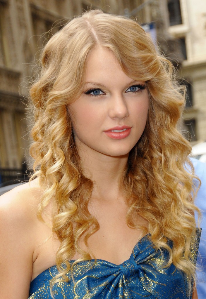 curly_hairstyles_latest_pictures_curly-latest-hairstyles-1.jpg